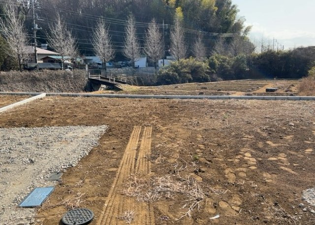 【玄関】 | 玄関ポーチにおいて最も重視すべきと言っても良いのが広さです。適切な広さの玄関ポーチでないと外見的なバランスは崩れてしまいますし、何より使いにくくなってしまいますので、現地で実際に下見をしてみましょう！