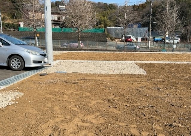 【駐車場】 | 駐車場と明記されていても、最小スペースでつくられた駐車場だと大型車は駐車できなかったり、出入りしにくくなったりする可能性があります。お車のサイズと購入したい物件の駐車場のサイズを現地で確認しましょう。