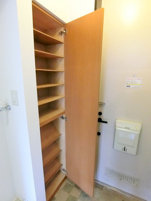 メゾンM2Aの玄関