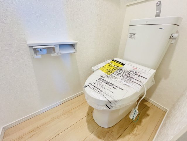高浜市向山町6丁目2-141、2-41『仲介手数料無料』新築一戸建て・建売のトイレ