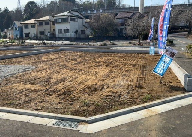 【庭】 | 家族でのBBQを行うのであれば3坪程度の広さがあればよいでしょう。ガーデニングや家庭菜園を楽しむ際は、手入れが行き届く範囲にすると安心です。また、庭のある方角や接道が気になる方は事前に確認しましょう。