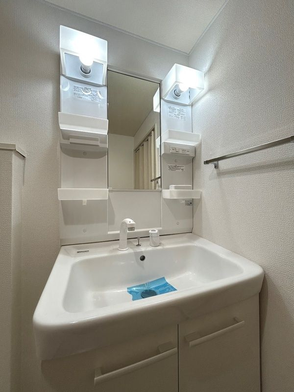 メゾンドサンクⅡの独立洗面台