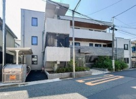 【外観】 | Ｌｉｂｅｒｔｅ沼袋 | 鉄筋コンクリート造のがっちりとした建物。