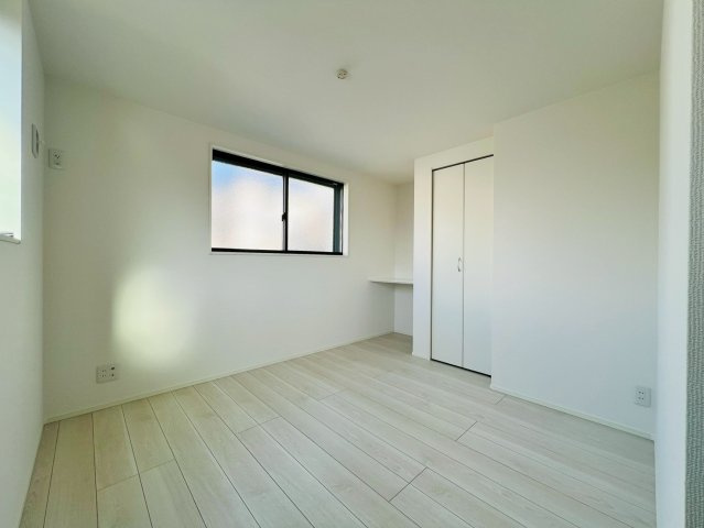 【洋室】 | 練馬区羽沢２丁目　新築戸建て | 家具配置もしやすく、暮らしに合わせて使える洋室です