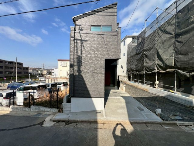 【外観】 | 練馬区羽沢２丁目　新築戸建て | シンプルながら品のある外観が、住まう方のセンスを感じさせます