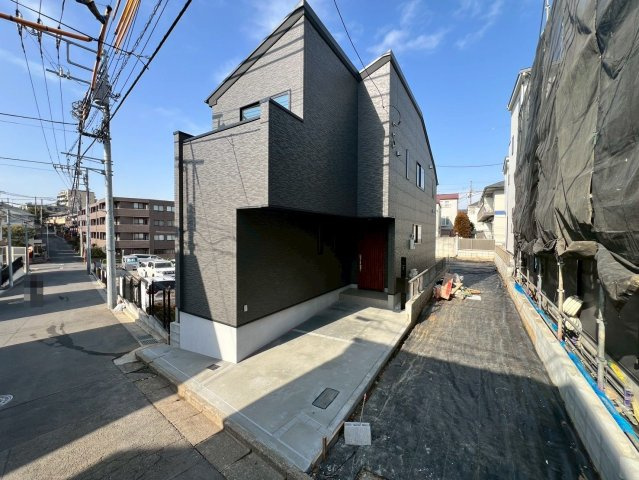 【外観】 | 練馬区羽沢２丁目　新築戸建て | 周囲の住宅と調和しながらも、さりげない個性が光る佇まい