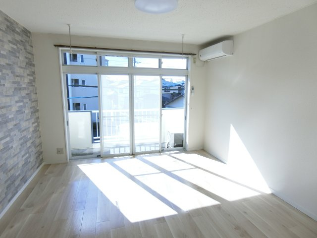 カクサン可美タウンシングルの洋室