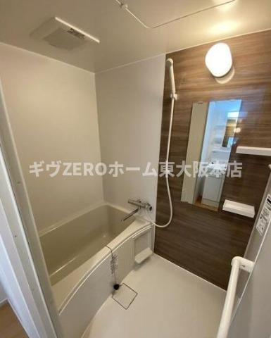 上六青山ハイツの浴室