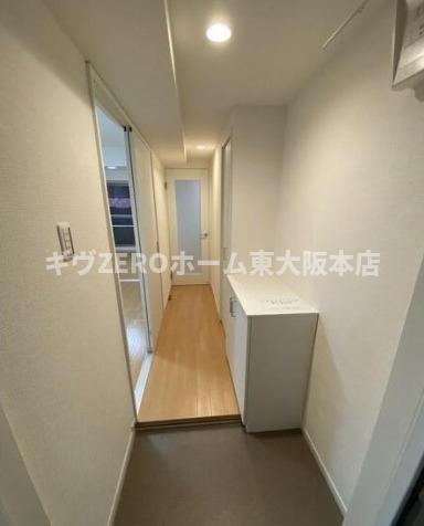 上六青山ハイツの玄関