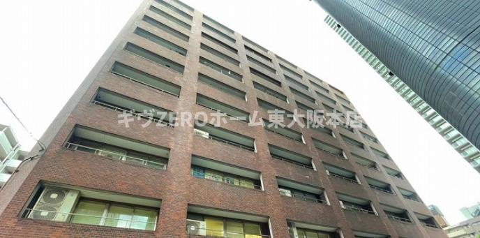 上六青山ハイツの外観