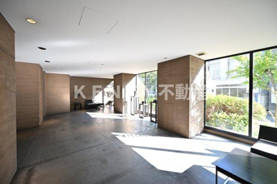 【ロビー】 | Terrazza Est | 落ち着いたロビーです