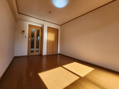 ガーレ花園の子供部屋|洋室