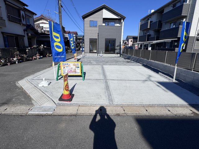 松戸市古ケ崎４丁目新築戸建【古ヶ崎小学校：4分】の駐車場|駐車スペース・並列2台駐車可（もう１台分北側にあります）