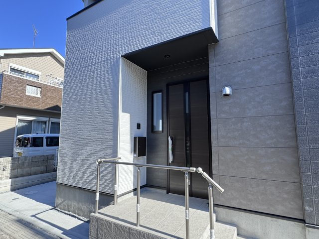 松戸市古ケ崎４丁目新築戸建【古ヶ崎小学校：4分】のエントランス|エントランス・玄関ポーチ