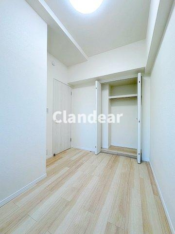 北綾瀬パーク・ホームズの洋室|ドキドキの新生活も、安心してスタート。ぴったりの住まいを見つけませんか？クランディアが一緒に住まい選びをサポートします‼　まずは、お気軽にお問合せください　＃クランディア