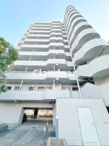 北綾瀬パーク・ホームズの外観|ドキドキの新生活も、安心してスタート。ぴったりの住まいを見つけませんか？クランディアが一緒に住まい選びをサポートします‼　まずは、お気軽にお問合せください　＃クランディア