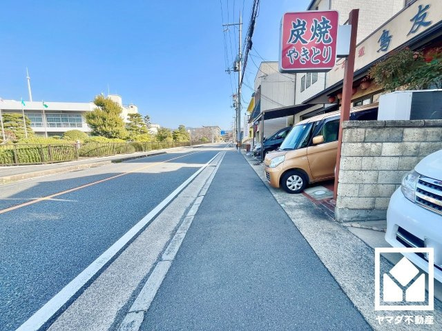 宇治市宇治戸ノ内の前面道路含む現地写真
