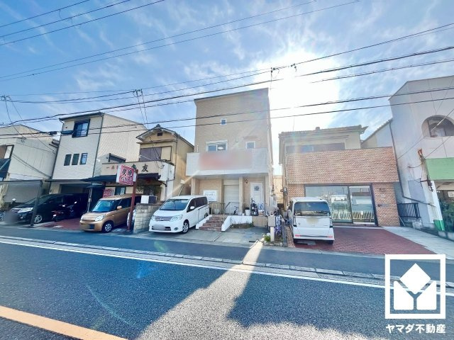 宇治市宇治戸ノ内のエントランス