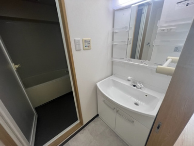 【独立洗面台】 | リベラル綾瀬 | 独立洗面台あり、毎朝おしゃれに忙しい女性の方におすすめです