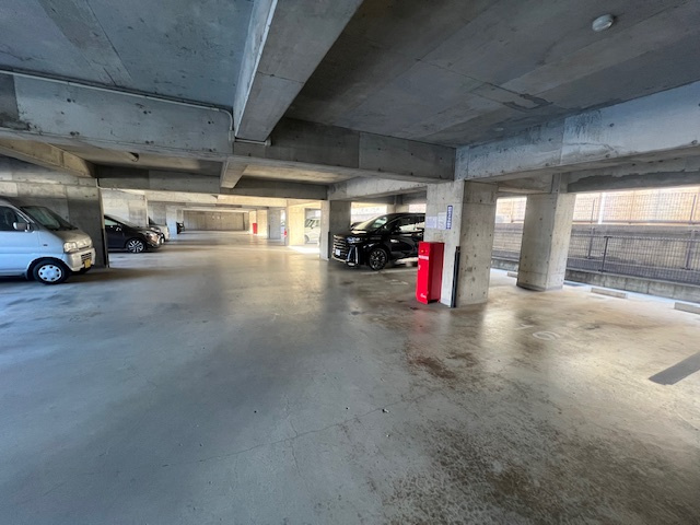 【駐車場】 | リベラル綾瀬