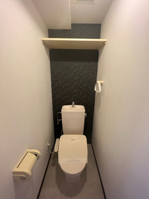 【トイレ】 | リベラル綾瀬 | 落ち着いた色調のトイレです