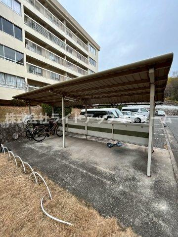 山御影マンションA棟の駐車場