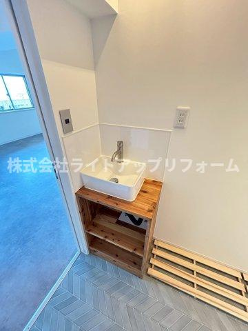 山御影マンションA棟の独立洗面台