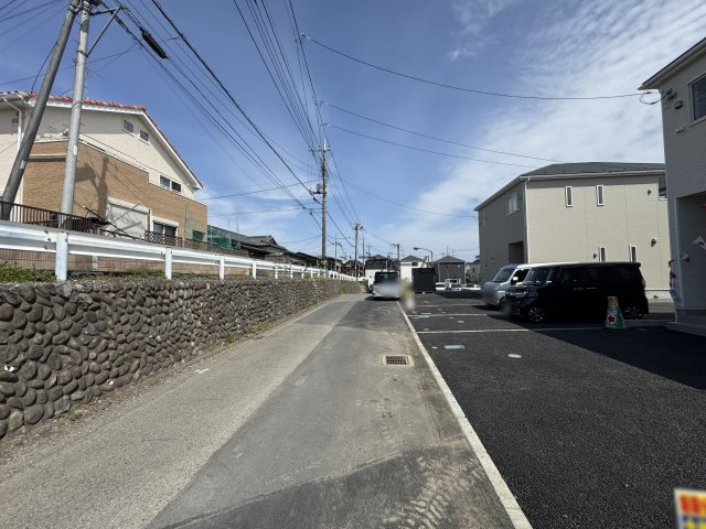 飯能市双柳・全4棟　新築一戸建　3号棟の前面道路含む現地写真
