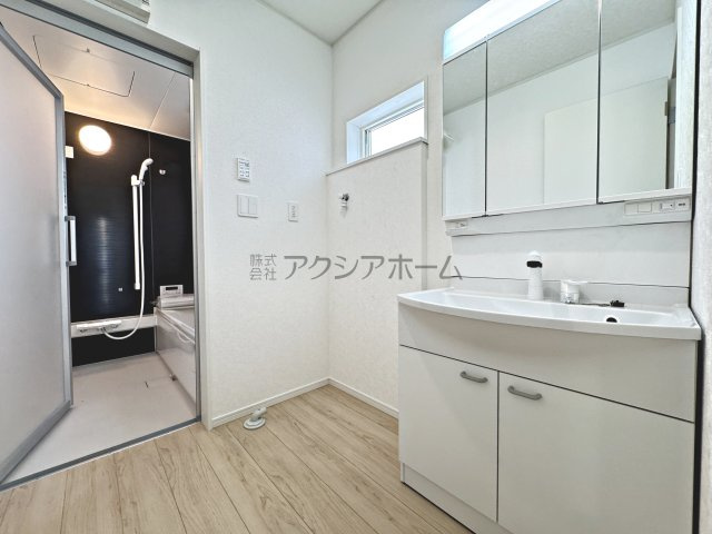 飯能市双柳・全4棟　新築一戸建　3号棟の独立洗面台