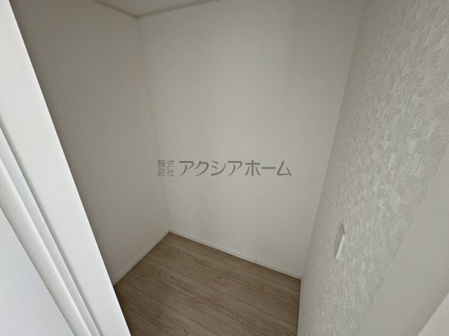 飯能市双柳・全4棟　新築一戸建　3号棟の収納|2Fホール収納
