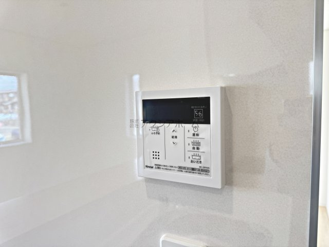 飯能市双柳・全4棟　新築一戸建　3号棟の設備|給湯器リモコン