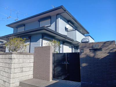 【外観】 | 五軒家2丁目 戸建 | ★南向きの玄関です！