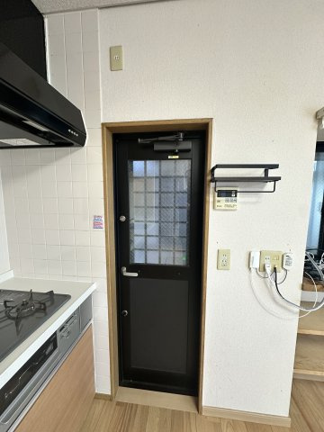 武蔵小金井　中古戸建の玄関|勝手口