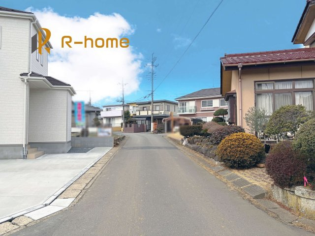 小美玉市栗又四ケ　新築戸建て　A号棟の前面道路含む現地写真|堂々！建物完成♪実際のお部屋をご見学可能です♪
ご見学が一番の資料！お気軽にお問い合わせ下さい♪