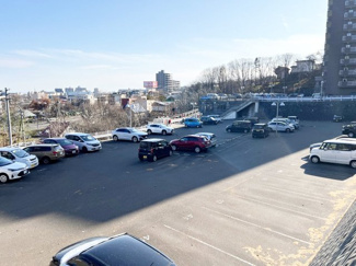 【駐車場】 | パーソナルヒルズ宮の沢ファーストステージ | 敷地内通路や駐車場はロードヒーティング完備で冬も安心です♪