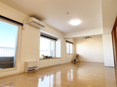 【居間・リビング】 | パーソナルヒルズ宮の沢ファーストステージ | 14.5帖リビングは和室・洋室と一体で合わせて28帖の大スペース♪