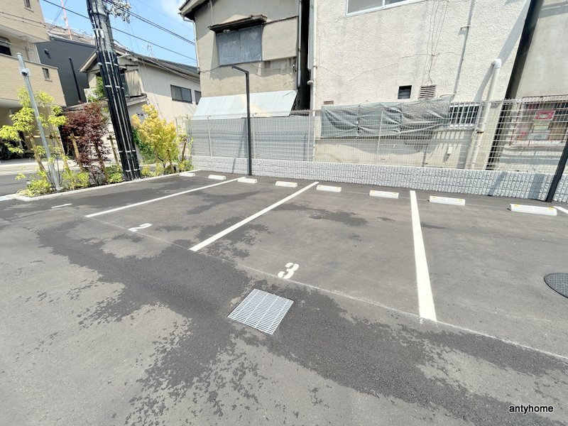スプランディッドX　仲介手数料無料の駐車場