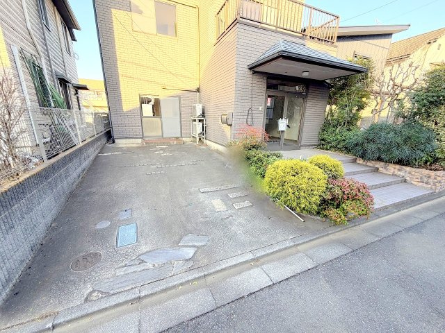 あきる野市小川　リフォーム住宅の駐車場|リフォーム前写真※室内のご見学可能です！