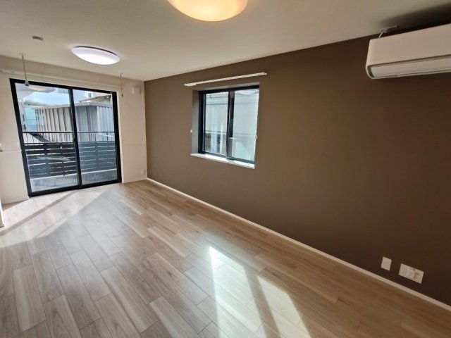 ＡＪＯＵＲＥＥ　ＹＯＧＡの洋室
