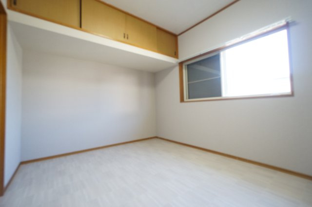 リバティマルマン Ⅲの洋室|お問合せは花まる商店まで！