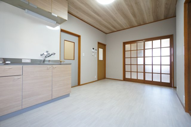 リバティマルマン Ⅲの居間・リビング|ご見学・ご契約時の送迎可能！