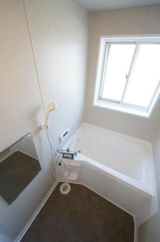 リバティマルマン Ⅲの浴室|ご見学・ご契約時の送迎可能！