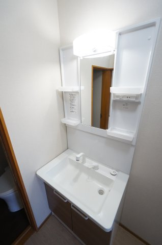 リバティマルマン Ⅲの洗面所|オンライン対能応可！