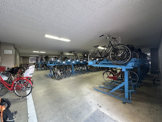 グランプレステージ西明石の駐輪場