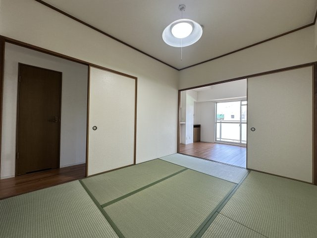 グランプレステージ西明石の和室
