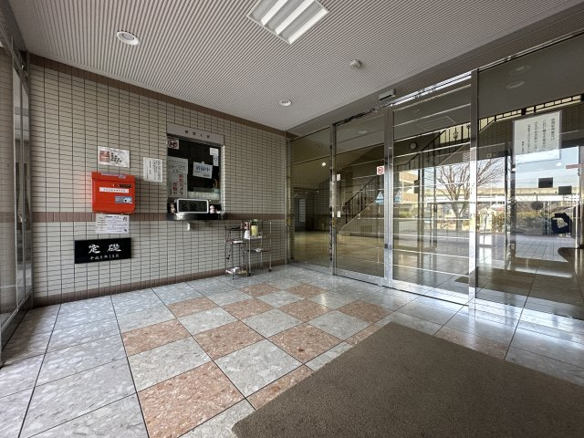 グランプレステージ西明石のエントランス