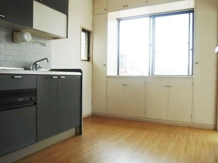 泉ハイツの居間・リビング