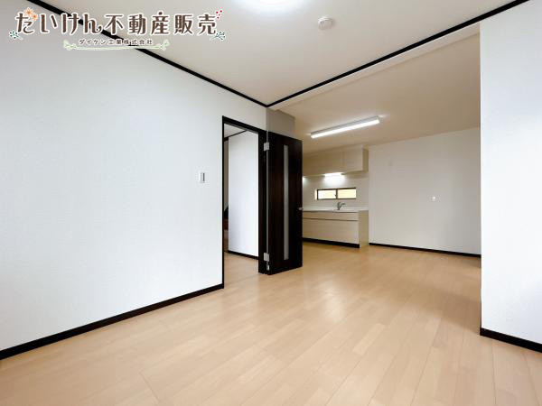 神戸市西区伊川谷町有瀬　中古戸建の洋室