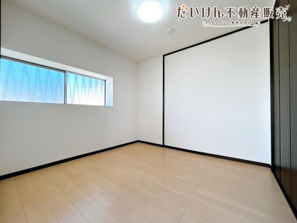 神戸市西区伊川谷町有瀬　中古戸建の洋室