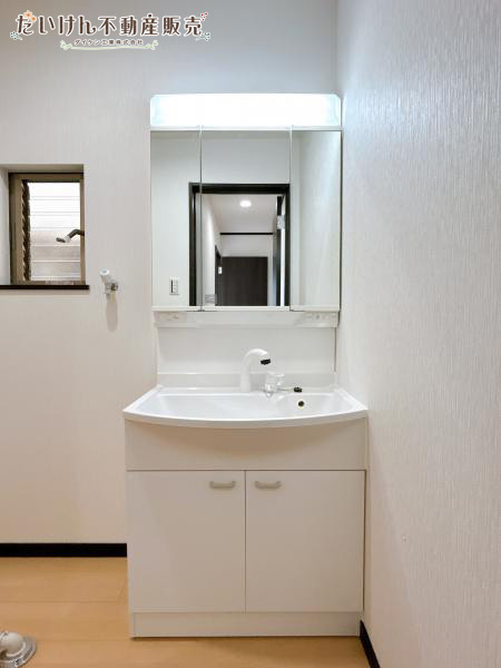 神戸市西区伊川谷町有瀬　中古戸建の独立洗面台